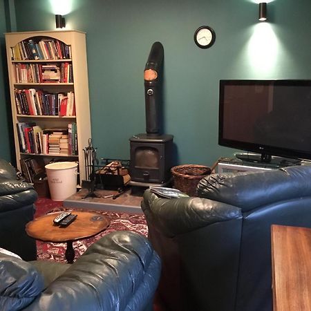 Lowri Cottage Hotel Shenstone Bagian luar foto