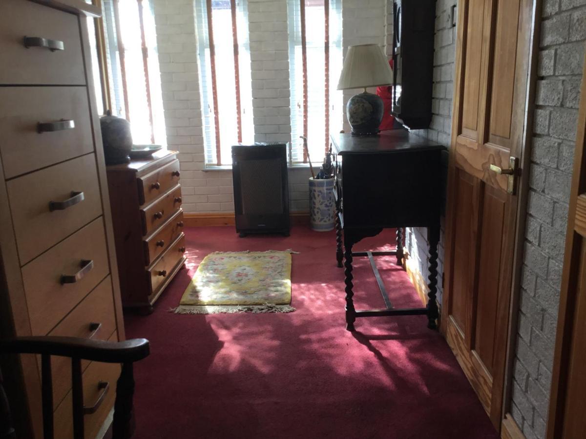 Lowri Cottage Hotel Shenstone Bagian luar foto