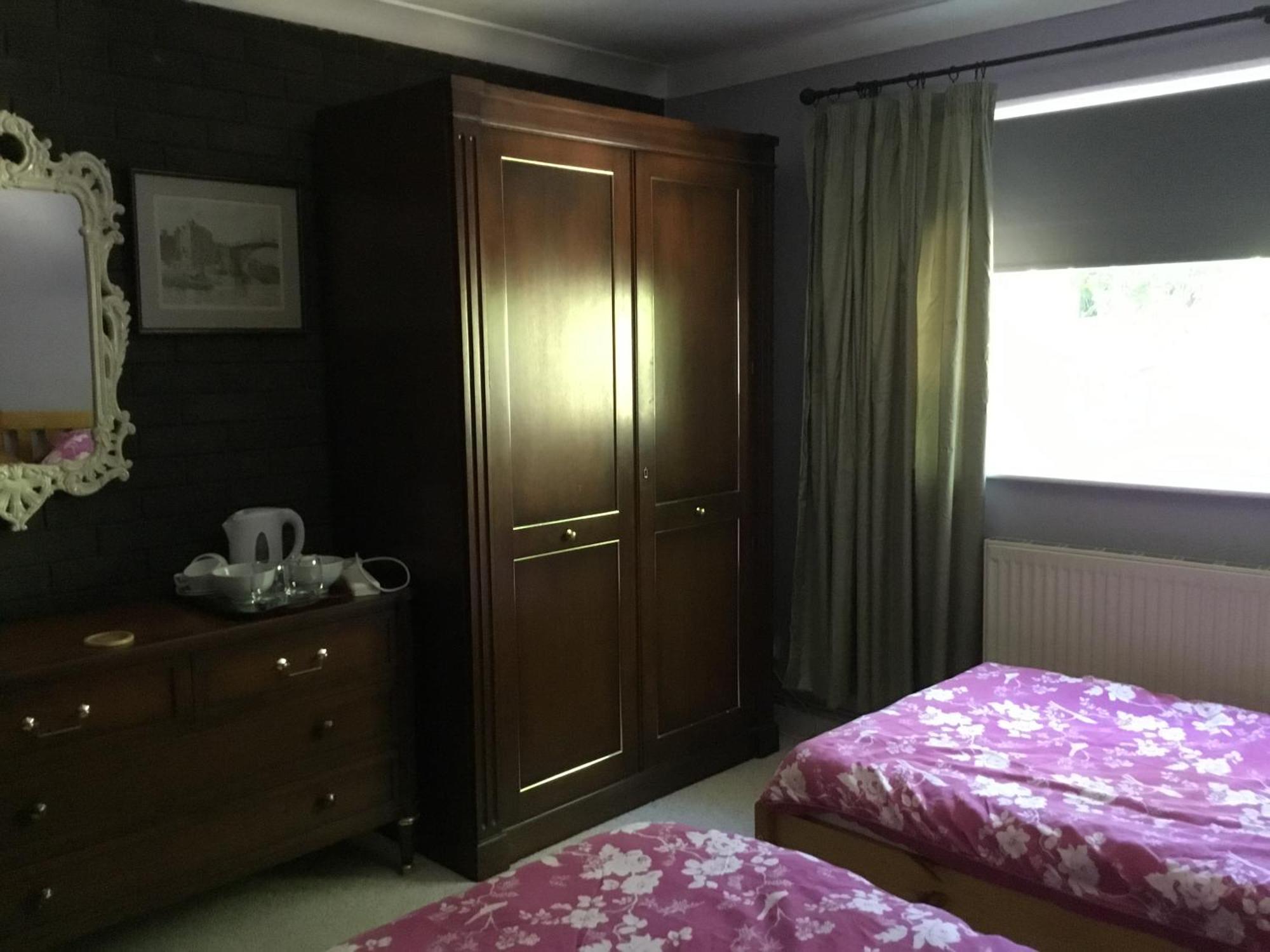 Lowri Cottage Hotel Shenstone Bagian luar foto