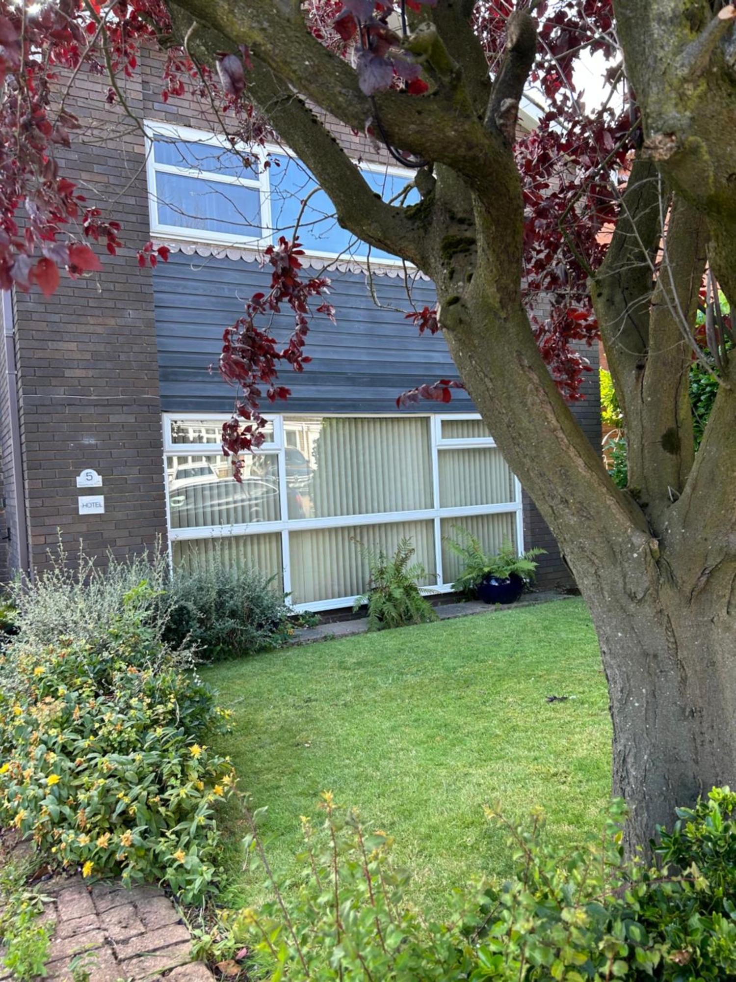 Lowri Cottage Hotel Shenstone Bagian luar foto